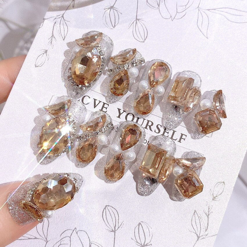 24Pcs/box Luxe Shining Rhinestone Wedding False Nails Transparent Glitter Gems Crown Designed Square Full Short nails Bride