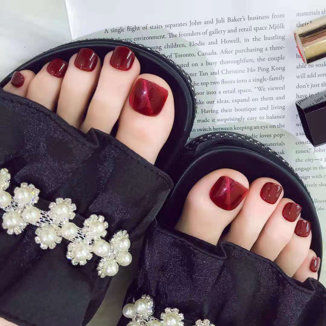 Simple Red French Artificial Toenails Shiny Rhinestones Toe False Nails with Glue Wearable Short Flat Shape Fake Toenails