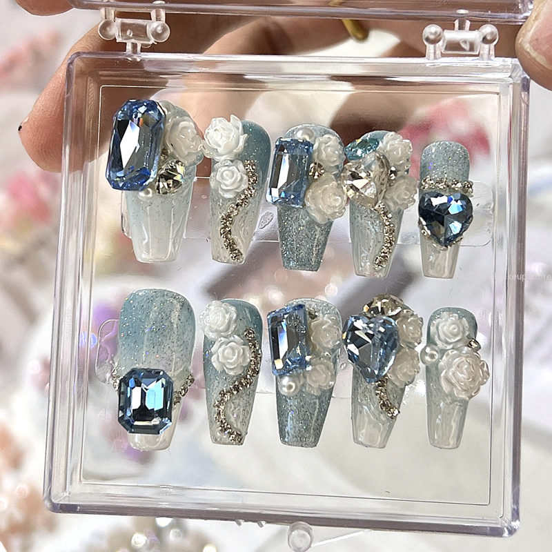 Handmade Luxury Glittery Rhinestone Fake Nail With Glue Flower Press On Nails Art Reusable Short Coffin False Nail Tips Gift