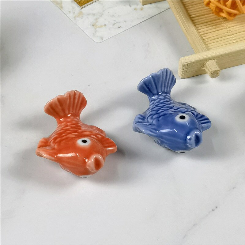 2PC Creativity Ceramic Cute Spoon Rest Holders Fish-Shape Fork Spatula Rack Shelf Chopsticks Holder Kitchen Utensil