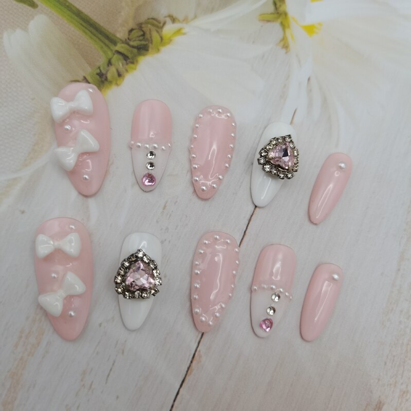 Handmade Custom Made False Nail Art With Pearls And Nows Wearable Nail Pink Almond Style Section Patch Removable Girl Fake Nail