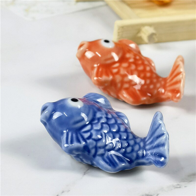 2PC Creativity Ceramic Cute Spoon Rest Holders Fish-Shape Fork Spatula Rack Shelf Chopsticks Holder Kitchen Utensil