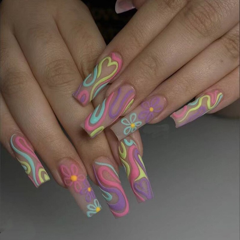 24Pcs Artifical False Nails with Glue Fake Nail Tips with Heart Designs Detachable Press on Nails Long Finished Nails