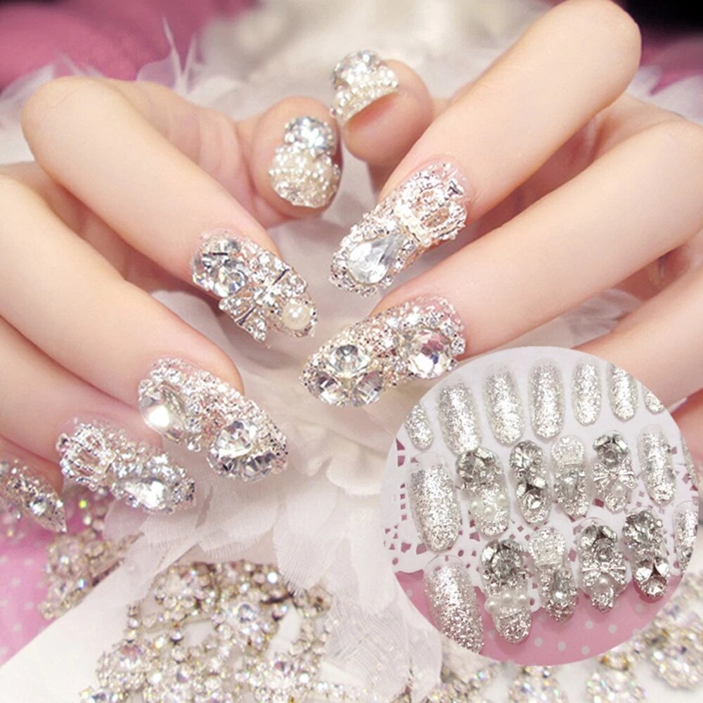 24Pcs/box Luxe Shining Rhinestone Wedding False Nails Transparent Glitter Gems Crown Designed Square Full Short nails Bride