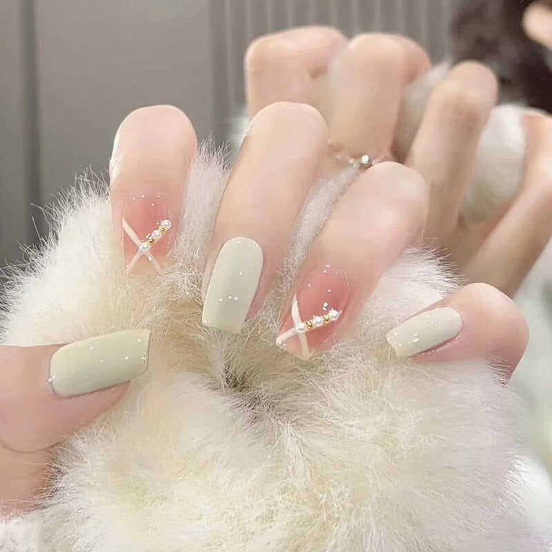 24pcs Wearable korean press on nails short ballet Artificial Nails with glue Cute sweet cool Pearl diamond Designs Fake Nails