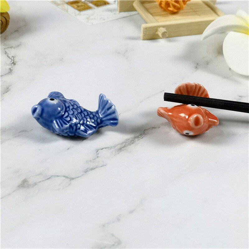 2PC Creativity Ceramic Cute Spoon Rest Holders Fish-Shape Fork Spatula Rack Shelf Chopsticks Holder Kitchen Utensil