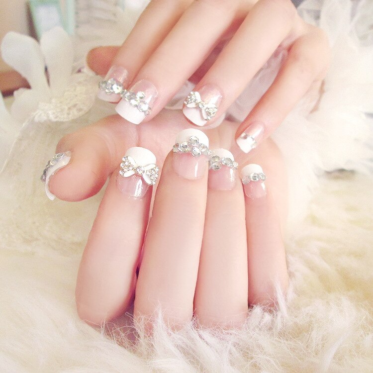 24Pcs/box Luxe Shining Rhinestone Wedding False Nails Transparent Glitter Gems Crown Designed Square Full Short nails Bride