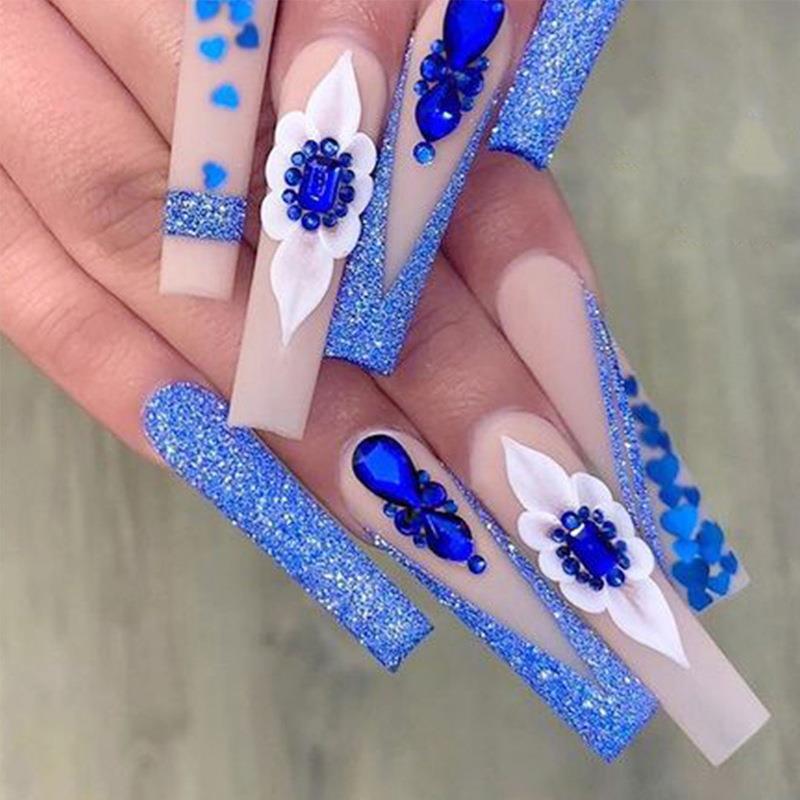 24Pcs Christmas False Nails Wearable Long Xmas Style Fake Nails Elk Snowflake Design Full Cover Press on Nail tips