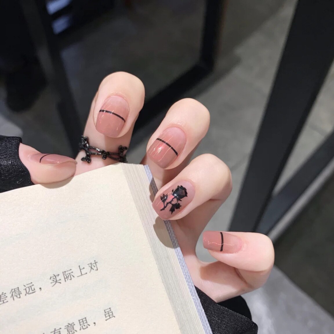 Press on False with Designs Set Cartoon Animal Decal Fake Nails Art Heart Point Full Cover Artificial Short artificial Nail Tips