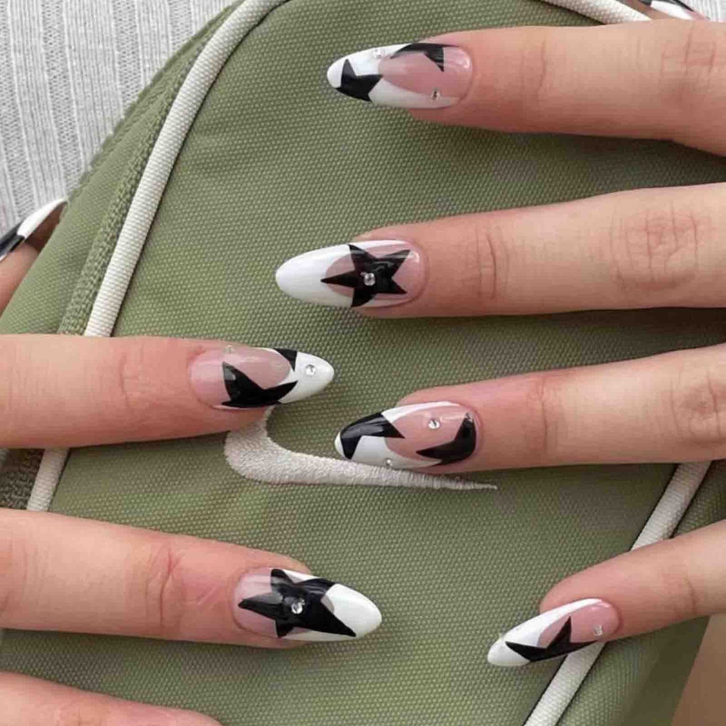 24Pcs Popular French Almond Shape False Nails Wearable Diamond Star Fake Nails Finished Press on Nails Full Cover Nail Tips