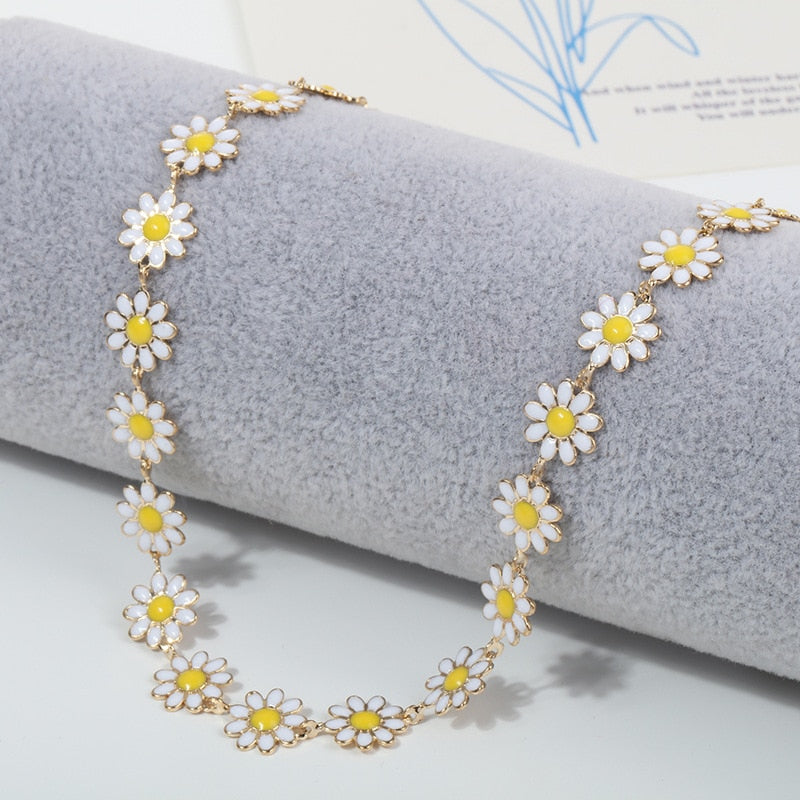 Flower Daisy Clavicle Chain Necklace for Women Girls Korean Style Sweet Short Choker Statement Wedding Bridal Jewelry Neck Chain