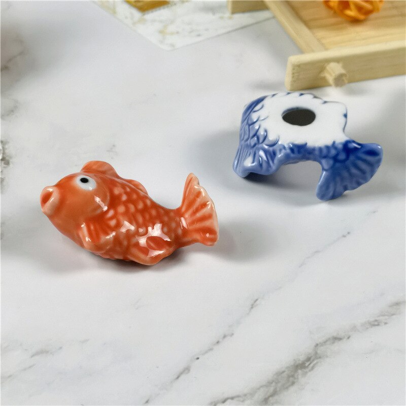 2PC Creativity Ceramic Cute Spoon Rest Holders Fish-Shape Fork Spatula Rack Shelf Chopsticks Holder Kitchen Utensil