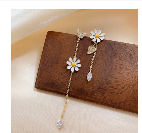 Flower Daisy Clavicle Chain Necklace for Women Girls Korean Style Sweet Short Choker Statement Wedding Bridal Jewelry Neck Chain