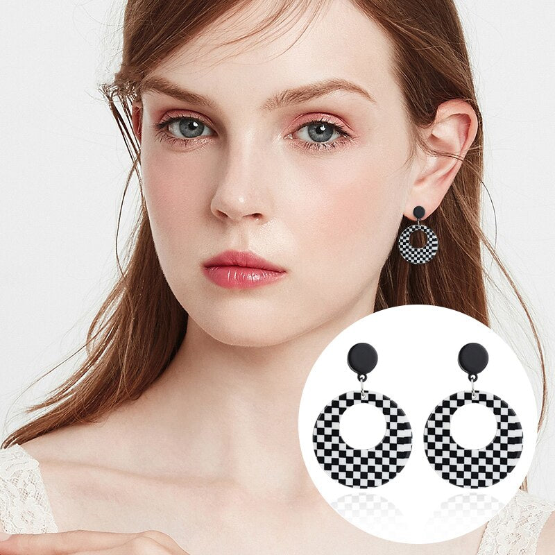 Black white Stripe Drop Earring Water Drop Pendant Hollow Round Cat Earring Jewel Brincos