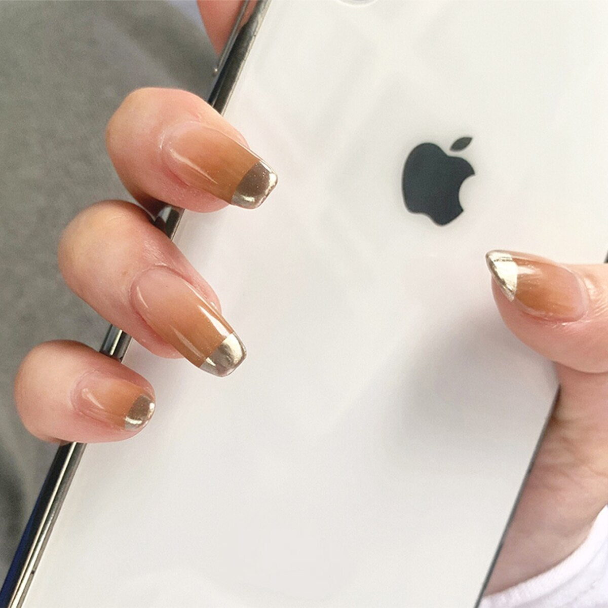 French Mordern stylish Elegant Gold Sliver Edge Line Wearable False Nails