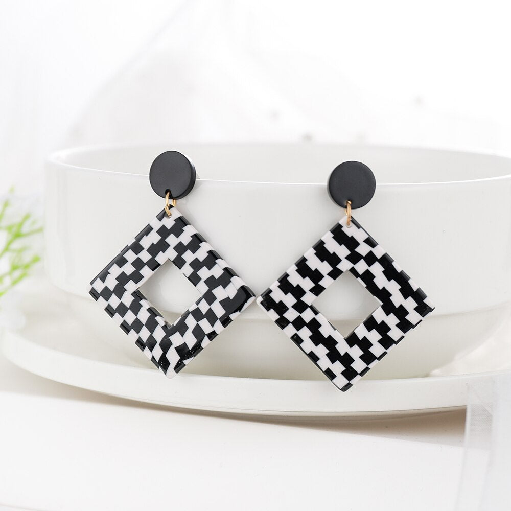 Black white Stripe Drop Earring Water Drop Pendant Hollow Round Cat Earring Jewel Brincos