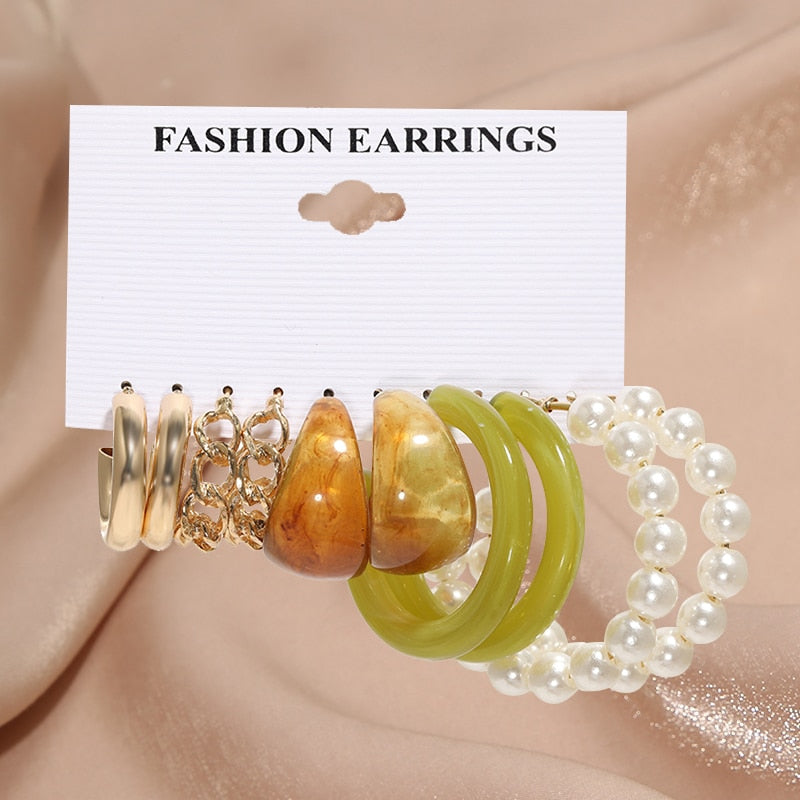 17KM Pearl Twist Hoop Earrings Set Butterfly Acrylic Dangle Earrings for Women Metal Hollow Gold Plated Earring